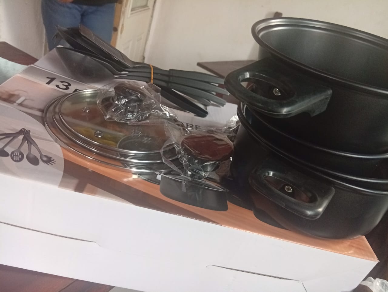 Set de cuisine antiadhésif – Casseroles, poêle & ustensiles (kit complet) – Image 2